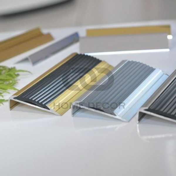 Nẹp nhôm chống trượt cầu thang SNAP4020, nhôm mờ
